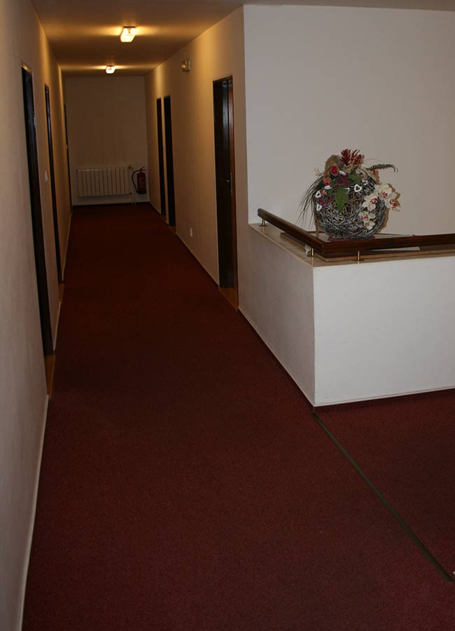 Vstup k pokojům v hotelu Zetocha
